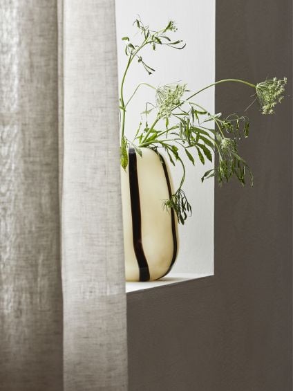 vaas bohol glas offwhite zwart gestreept nordal woonaccessoires