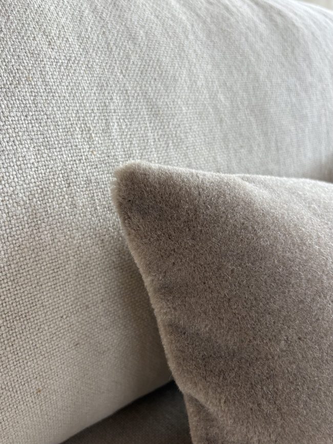 luxe mohair sierkussenhoes amy taupe 50x50 cm luxe mohair sierkussenhoes amy taupe 50x50 cm