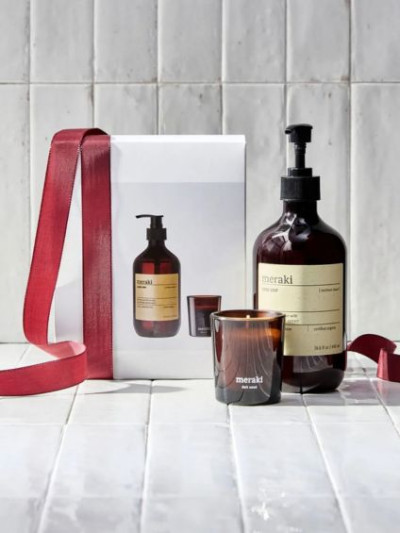 giftbox cadeaubox meraki moments northern dawn handzeep hand soap dark woord kaars giftbox cadeaubox meraki moments northern dawn handzeep hand soap dark woord kaars