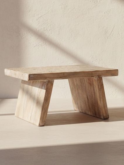 mangohouten bijzettafel kruk naturel raw materials stool chiseled top naturel mangohouten bijzettafel kruk naturel raw materials stool chiseled top naturel