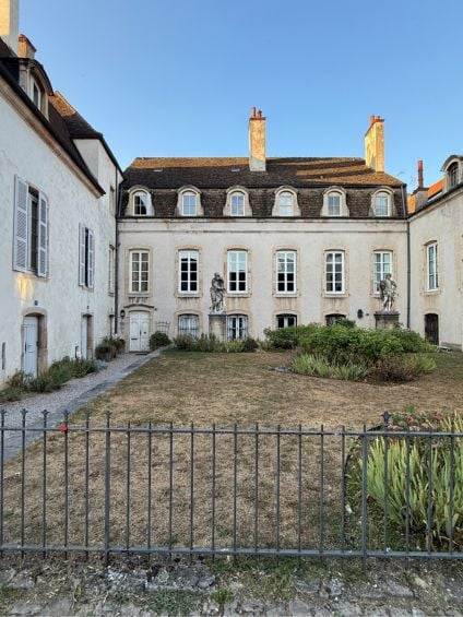 roadtrip frankrijk beaune tussenstop hotel met hond