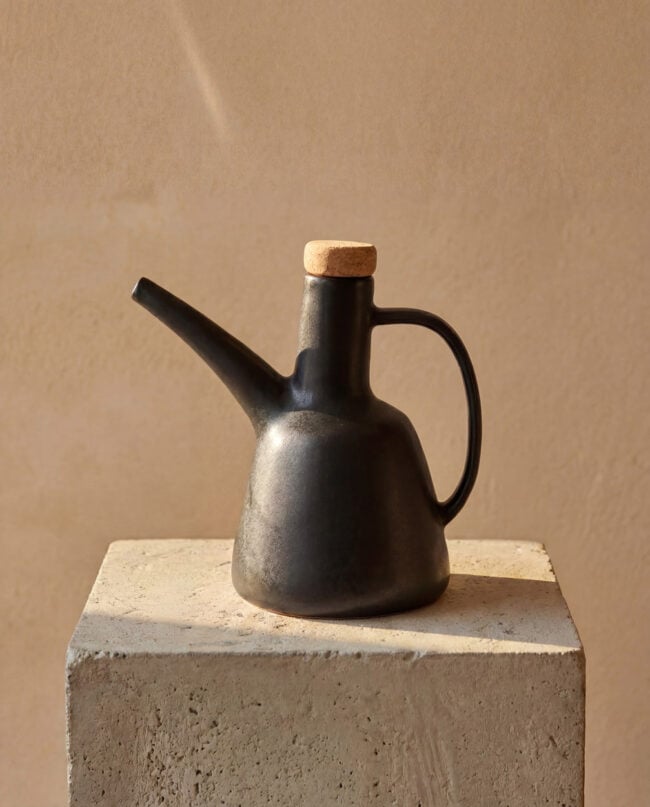 the olive oil bottle n°79 black the olive oil bottle n°79 black